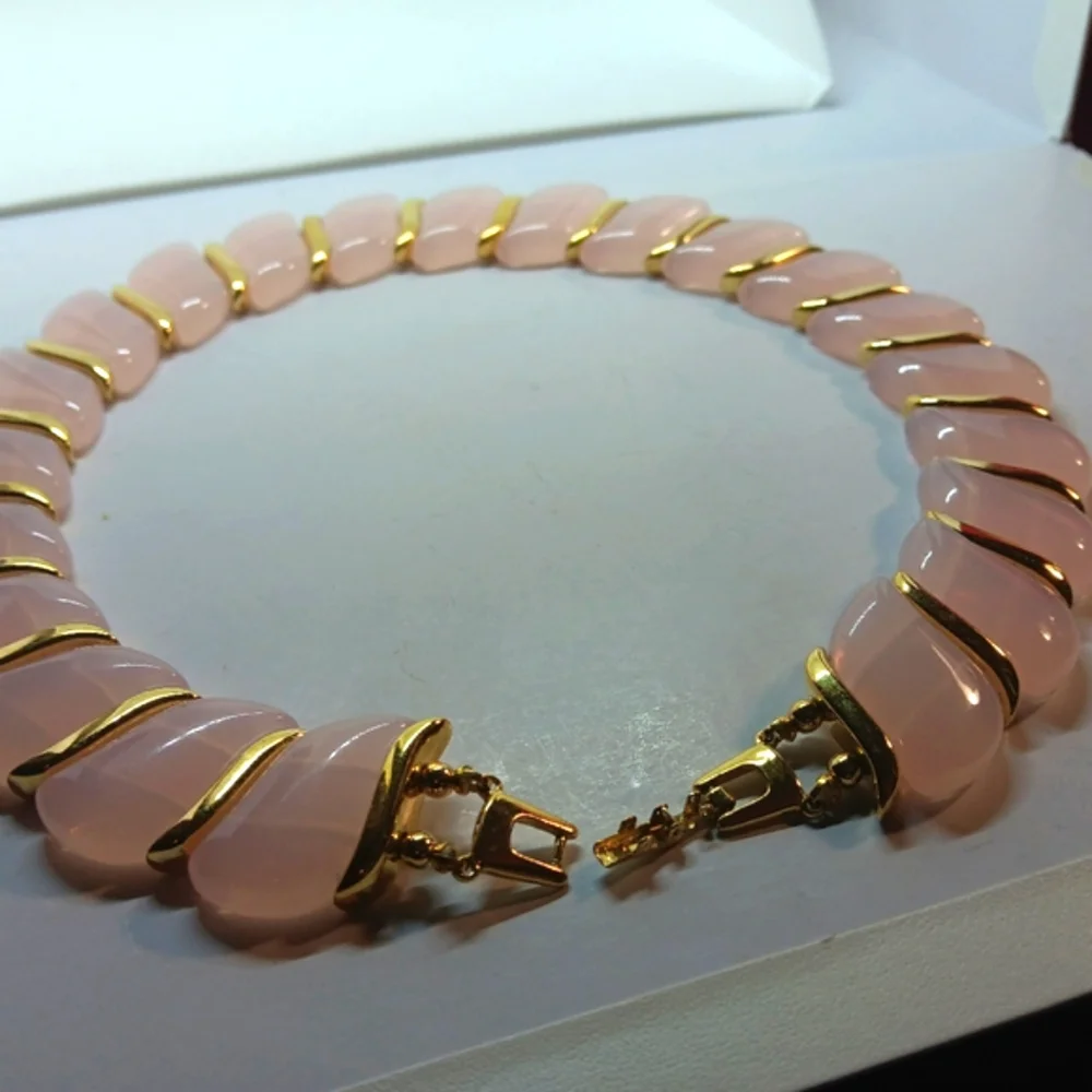 Vintage Pink Gemstone Cleopatra Necklace - Picture 6 of 7